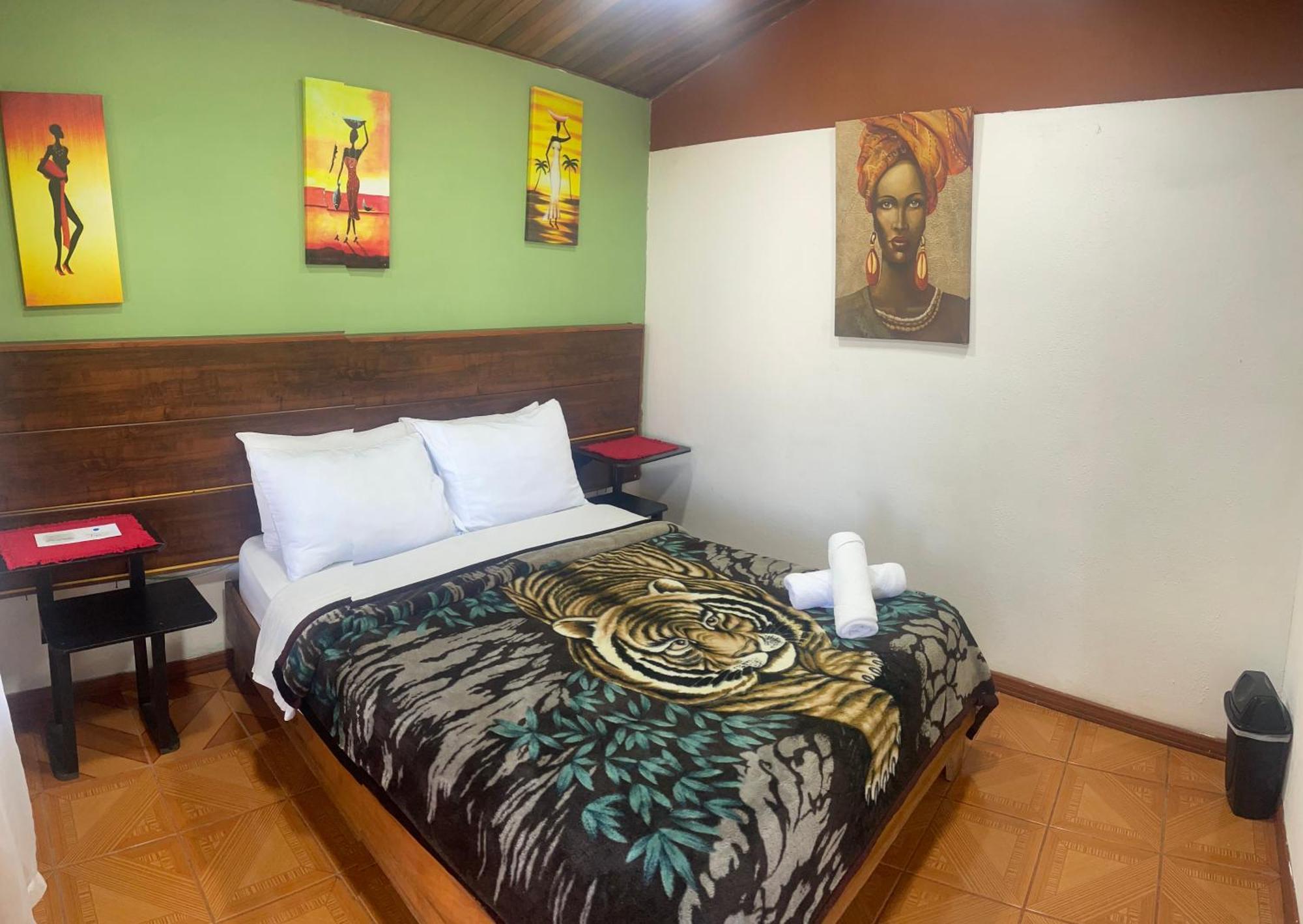 Cabinas Vista Al Golffo Monteverde Eksteriør bilde